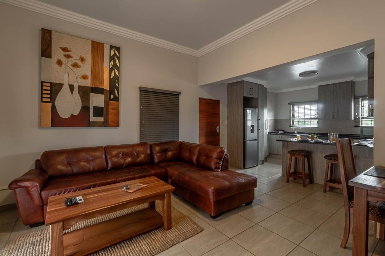 Camelot Guest House & Apartments Potchefstroom Exterior photo